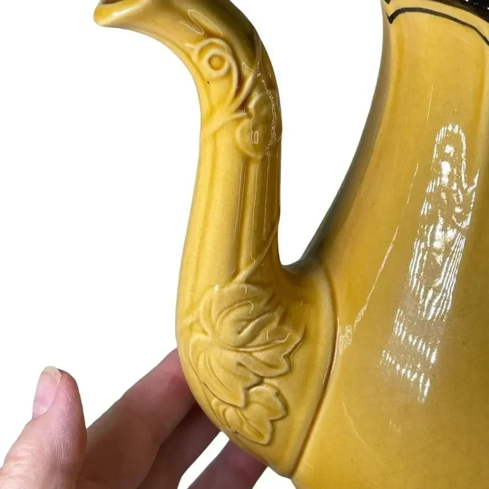 Vintage Metlox Poppytrail Vernon “La Mancha Gold” coffee/tea pot .